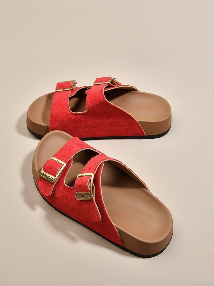 Thick soled Boken shoes for women 2025 new cool slippers for women's summer outdoor wear, with a high-end feel and increased Boken beach sandals