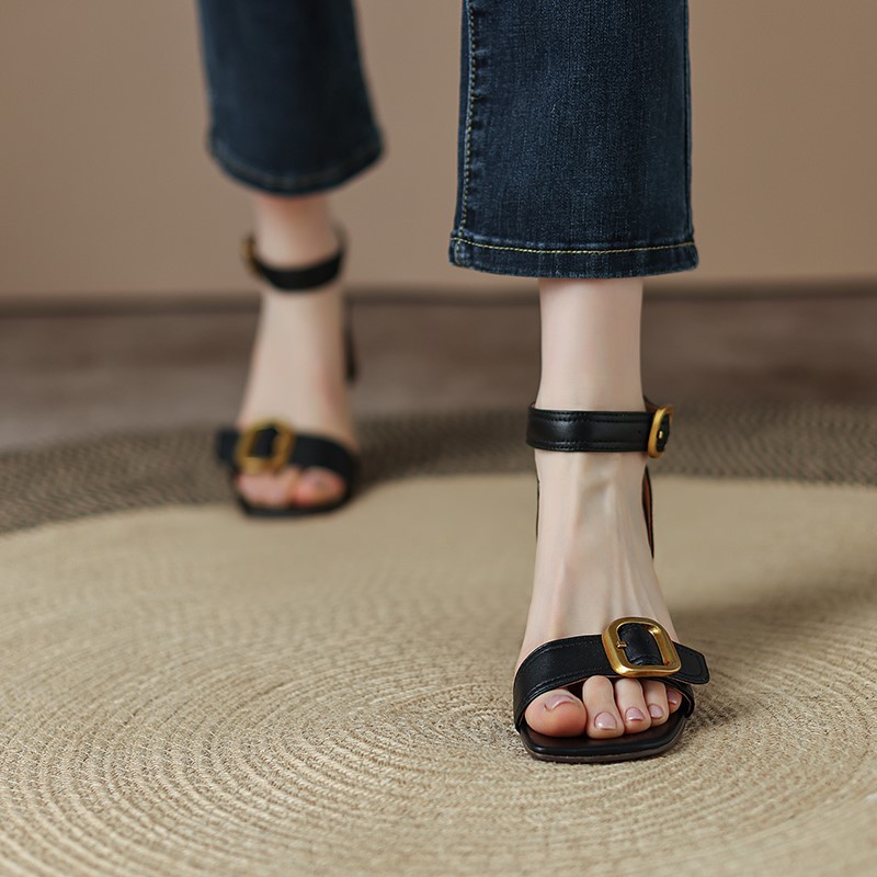French retro one-piece open toed sandals for women 2023 summer new brown backless niche temperament high heels