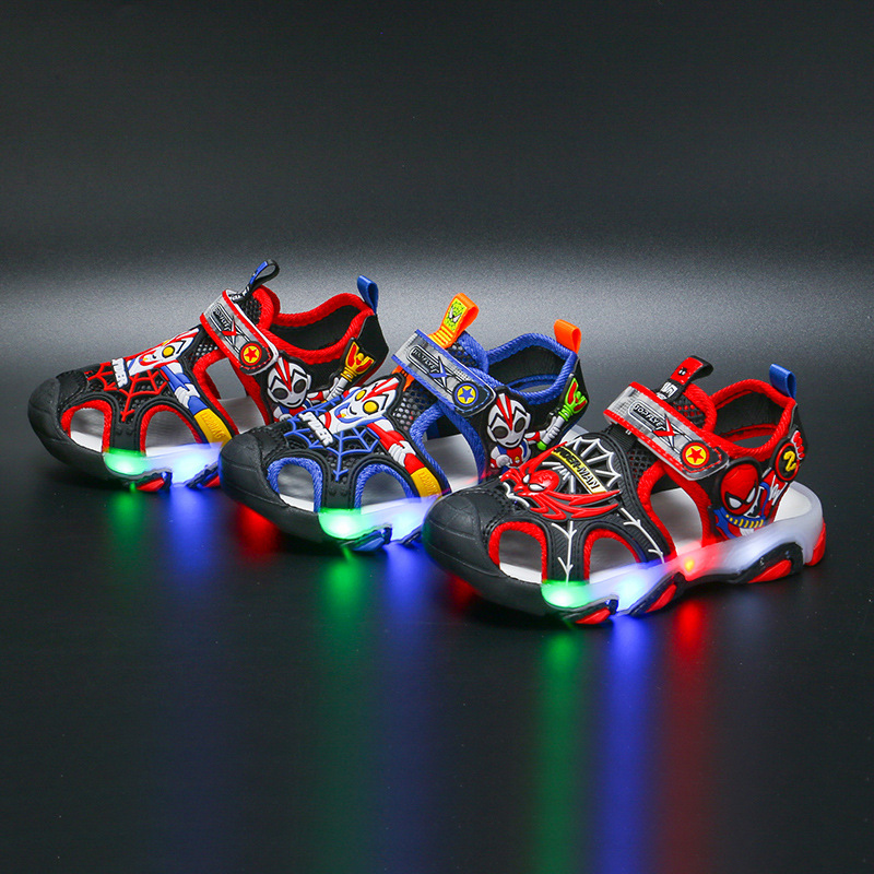 Children's sandals 2022 summer new anti kick with light toe cap sandals boys' shoes primary and secondary school students' sandals