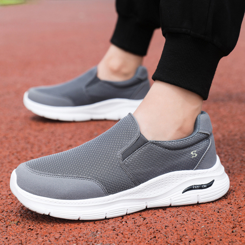 Cross border men's casual and fashionable 2024 summer new mesh breathable shoes, healthy walking soft soled lightweight running shoes wholesale