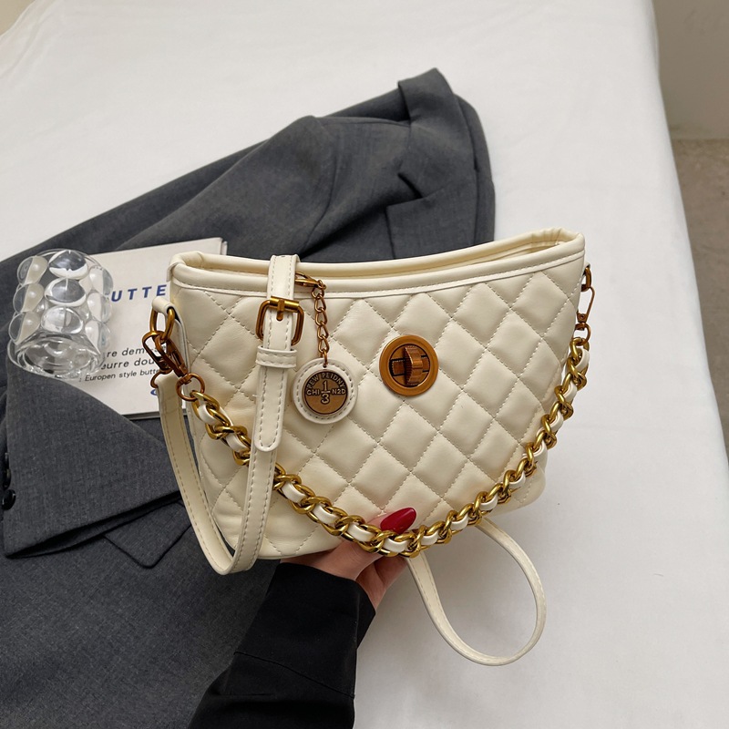 Lingge Chain Underarm Bag for Women 2025 Foreign Trade New High Beauty Cross border Shoulder Bag Crossbody Bucket Bag