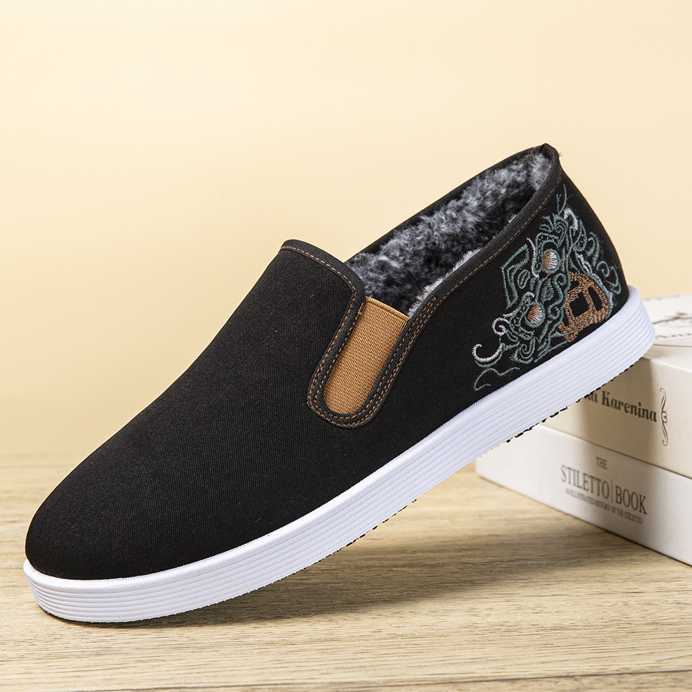 China-Chic Embroidery 24 year new style one foot plush thickened old Beijing men's shoes single cotton comfortable breathable casual
