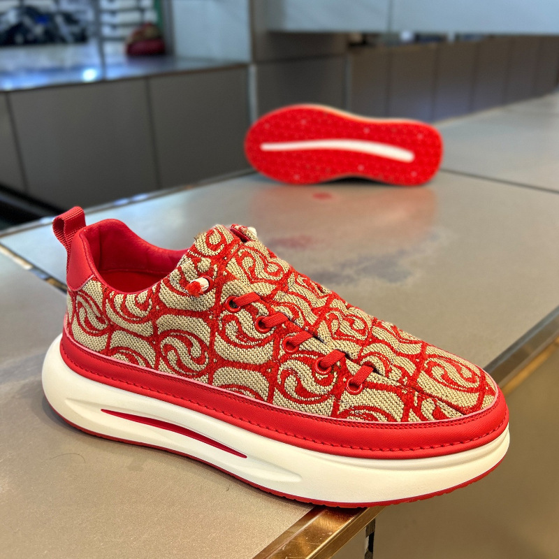 Cross border Fashion Men's Shoes Spring/Summer 2024 New Cloth Top Breathable Shake Sound Explosive Leisure Shoes Wholesale