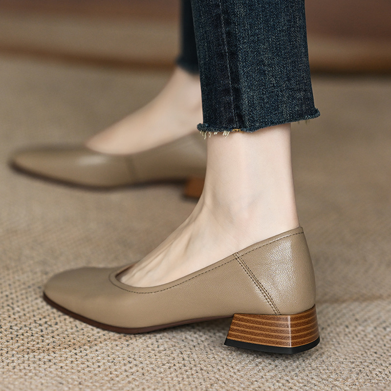 Low order women's 2023 spring new style simple French retro soft square toe thick heel women's shoes