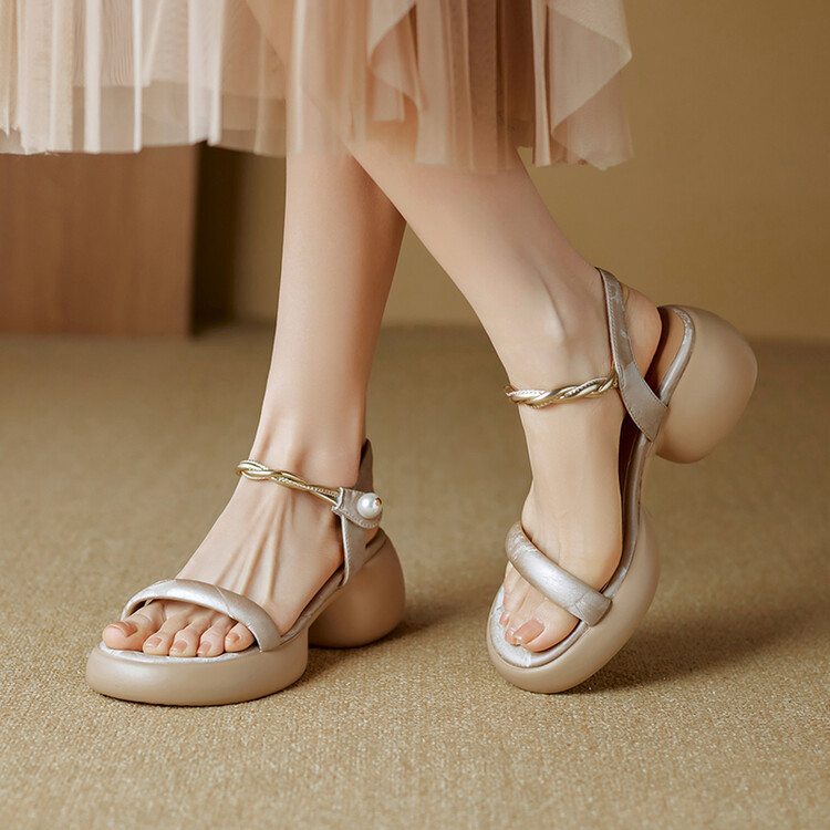Short, simple, thick soled, thick heeled sandals for women in the summer of 2024, new style with open toe high heels, Roman shoes