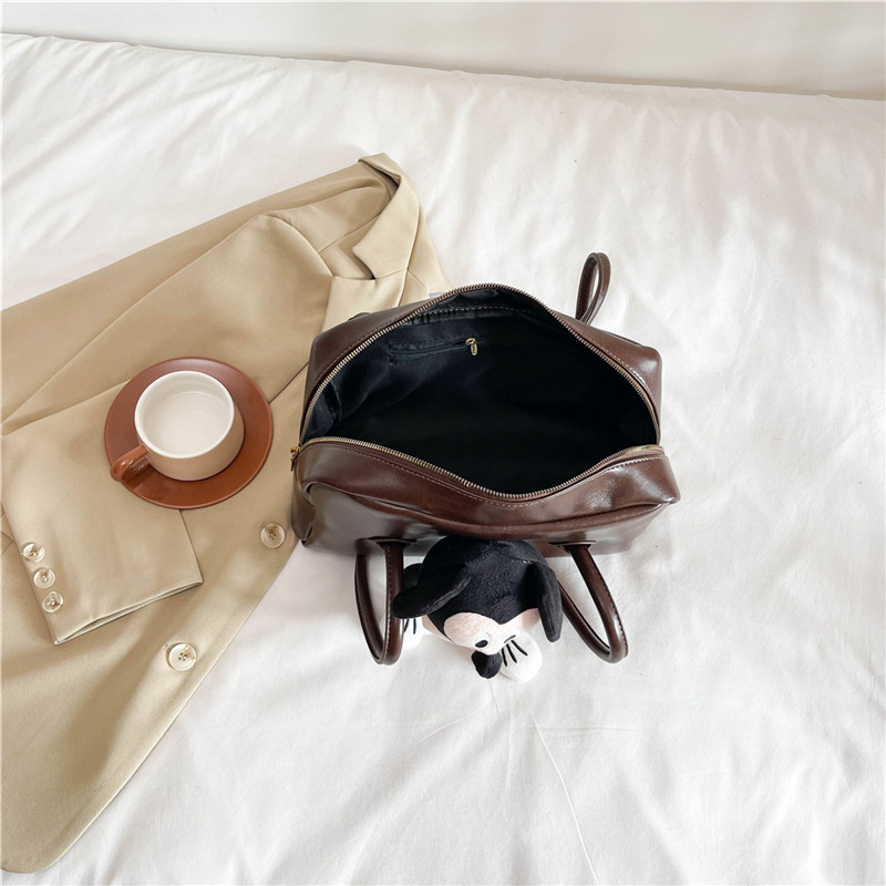 2024 New High Texture Cute Handmade Doll Underarm Bag Long Bowling Handheld Single Shoulder Big Bag for Women's Foreign Trade
