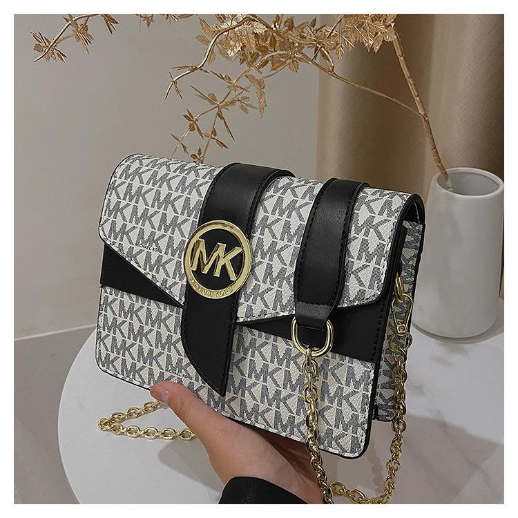 2024 New Fashion Single Shoulder Letter Small Square Bag Chain Strap Cross Shoulder Factory Goods Wholesale Large Capacity Cross border Bag Women's Trendy Pair