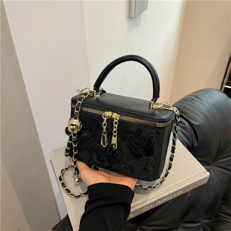 New 2025 baguette saddle bag European and American retro fashion high-end women's bag foreign trade cross-border small square bag box bag