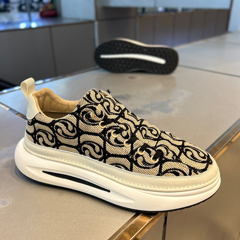 Cross border Fashion Men's Shoes Spring/Summer 2024 New Cloth Top Breathable Shake Sound Explosive Leisure Shoes Wholesale