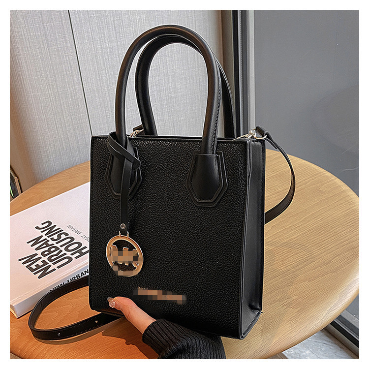 Litchi pattern handbag 2023 new shoulder bag, women's fashionable texture vertical small square bag, crossbody factory goods, cross-border