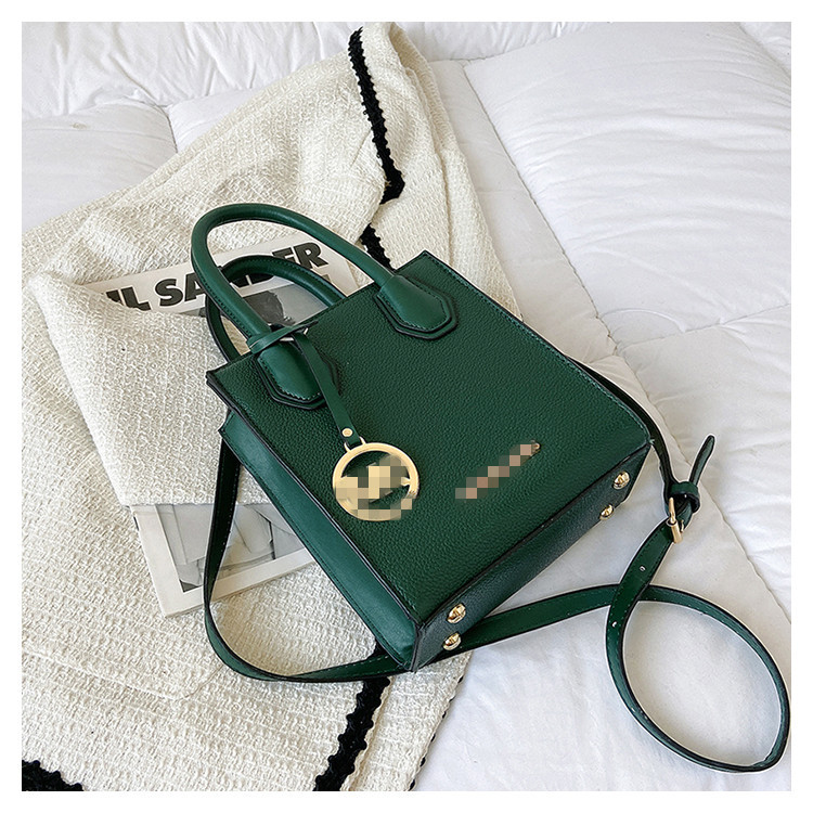 Litchi pattern handbag 2023 new shoulder bag, women's fashionable texture vertical small square bag, crossbody factory goods, cross-border