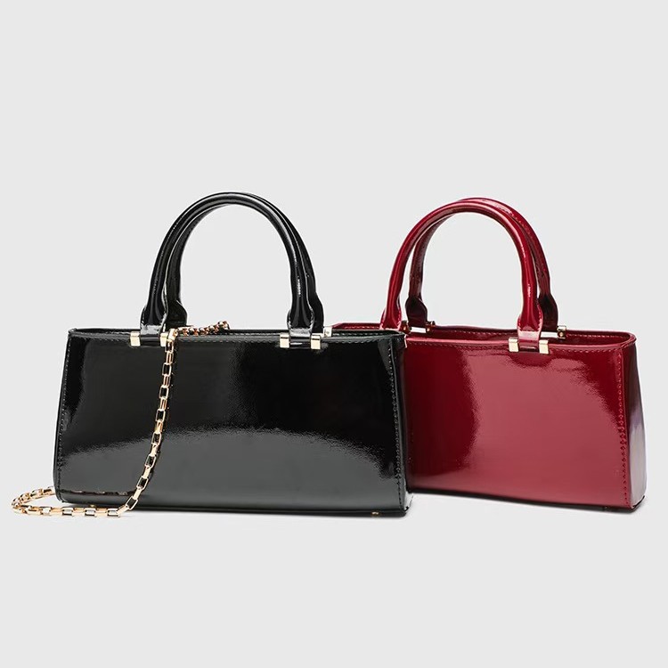 Z Home Cross border Women's Bag 2025 Four Seasons New Product Versatile Crimson Texture Premium Single Shoulder Cross Shoulder Handbag