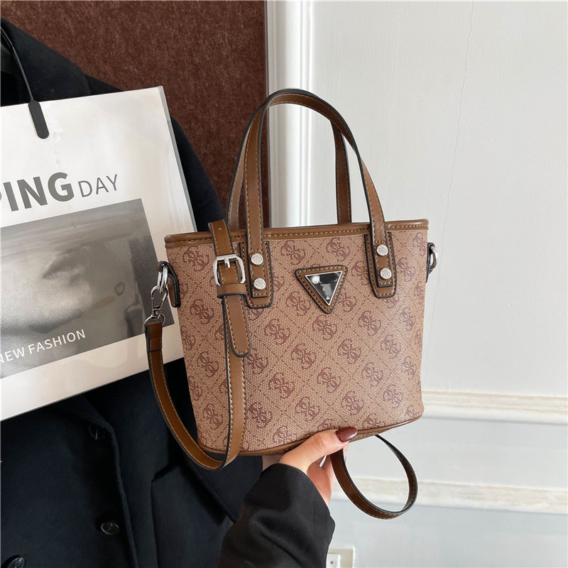 2025 New Bucket Women's Bag Handheld Hot Selling Fashionable Versatile Shoulder Bag Niche Foreign Trade Cross border Crossbody Bag