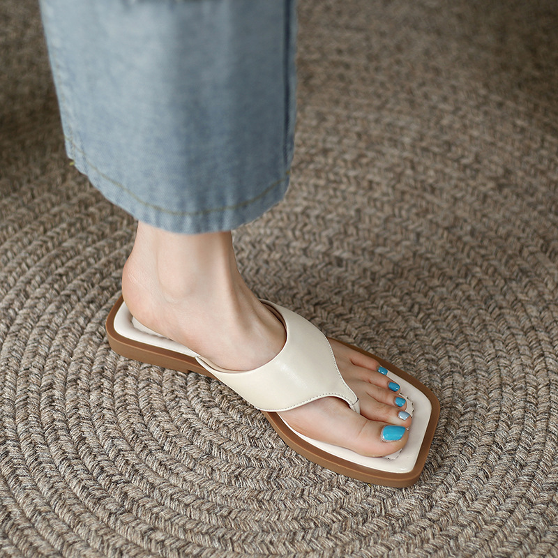 FairyWink is a bit comfortable! French square toe flat slippers for women's summer outdoor wear, beach sandals