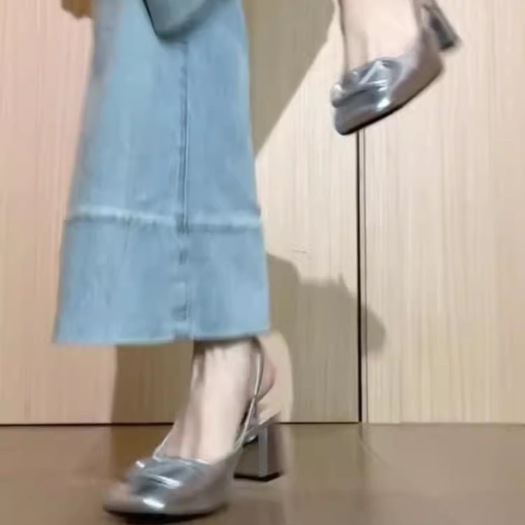 High end women's sandals in summer with silver toe cap, back strap, thick heel, high heels, paired with skirts, elegant single shoes