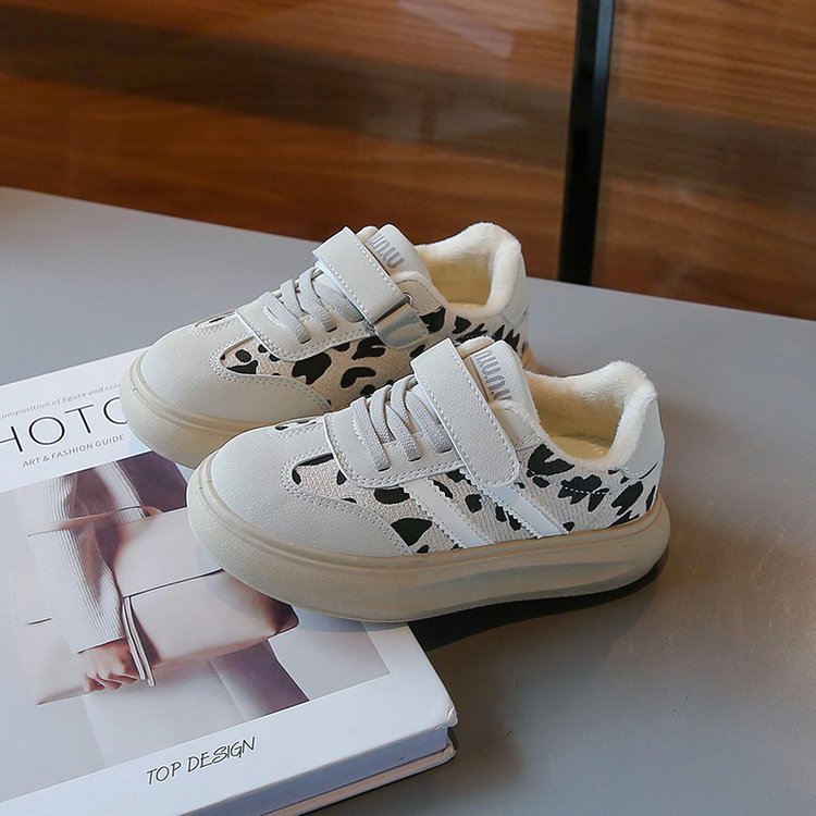 Children's sports shoes 2024 autumn and winter new versatile soft sole with plush warm casual shoes for boys and girls, student cotton shoes