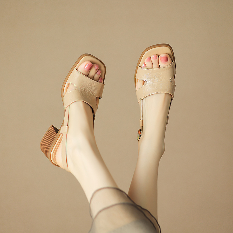Extremely simple style~Square toed sandals for women's summer new casual commuting high heels