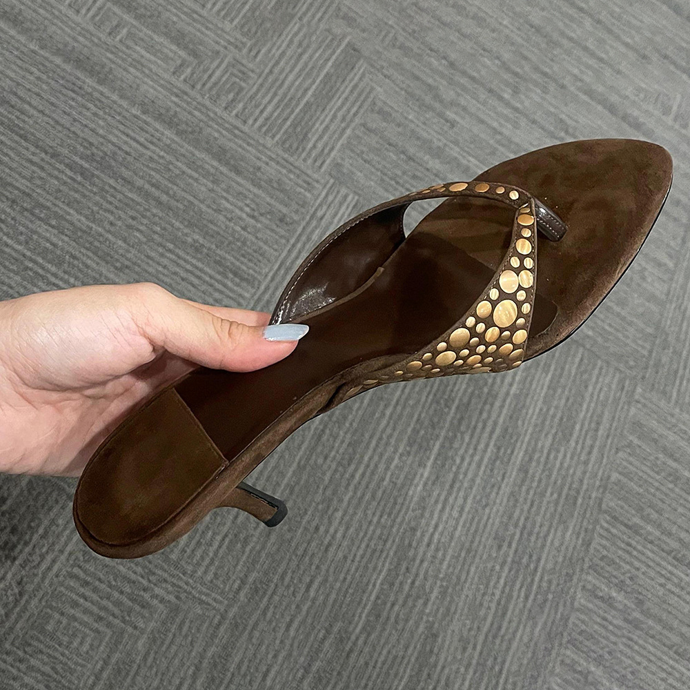 2025 new high-end European and American style rivet toe sandals with suede herringbone high-heeled slippers for women's summer wear