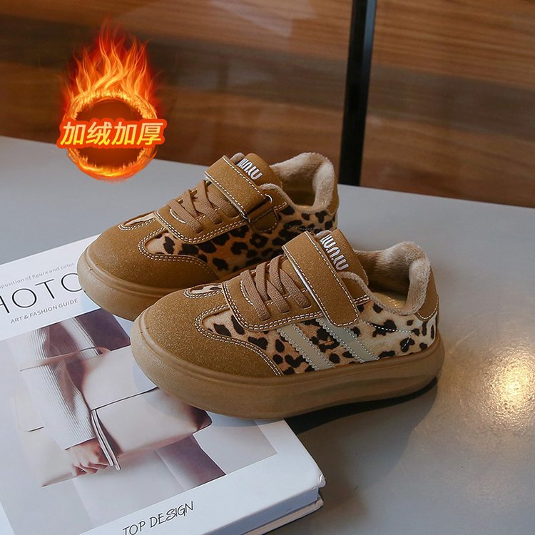 Children's sports shoes 2024 autumn and winter new versatile soft sole with plush warm casual shoes for boys and girls, student cotton shoes