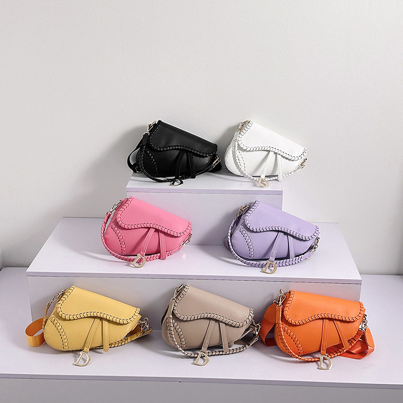 2023 New Handbag Women's Single Shoulder Handmade Saddle Bag Underarm Cross Shoulder Factory Goods Wholesale Large Capacity Cross border Trendy Pair