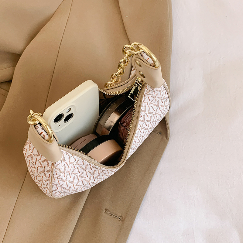 2024 New Single Shoulder Crossarm Underarm Bag Women's Bag Letter Contrast Color Factory Goods Wholesale Foreign Trade Cross border Chain Trendy Bag