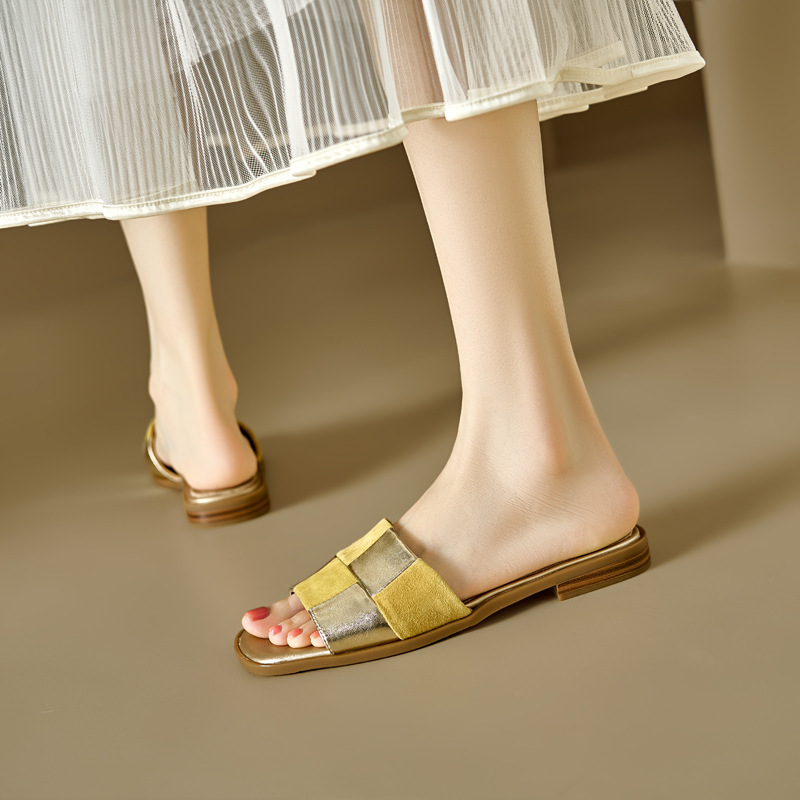 French Gold Flat Slippers for Women 2025 New Summer Outerwear Weaving Exquisite Soft Bottom Comfortable Open toed Cool Slippers