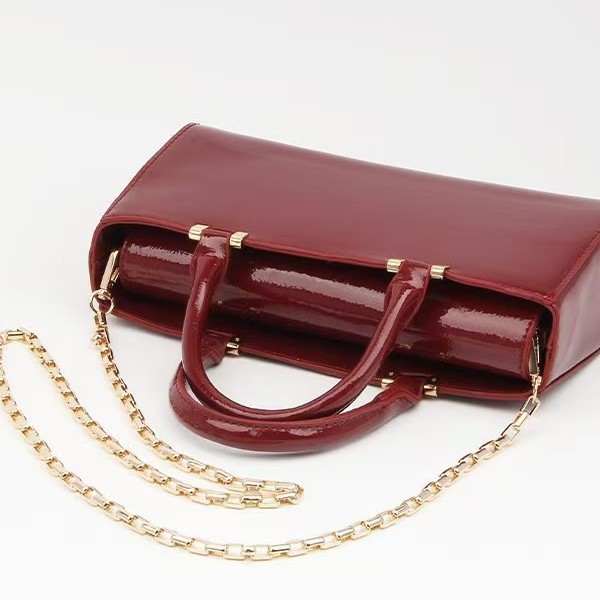Z Home Cross border Women's Bag 2025 Four Seasons New Product Versatile Crimson Texture Premium Single Shoulder Cross Shoulder Handbag