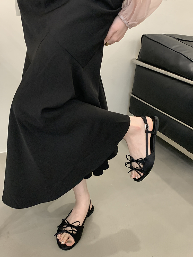 Exquisite flat sandals for women's summer wear, 2025 new fairy bow style, high-end and fashionable Roman women's shoes
