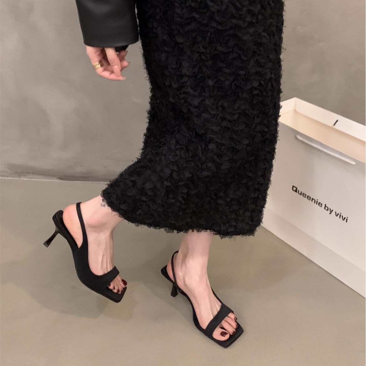 Niche high-heeled black French style open toed sandals, fairy shoes, 2024 new summer style dress, Roman shoes