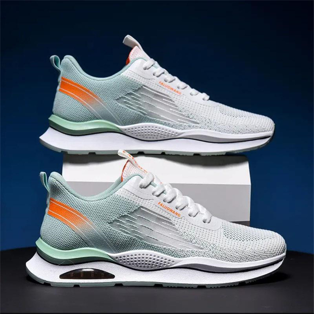 2024 Spring New Mesh Shoes Flyknit Breathable Sports and Leisure Trendy Shoes for Men Cross border Foreign Trade Large Men's Shoes