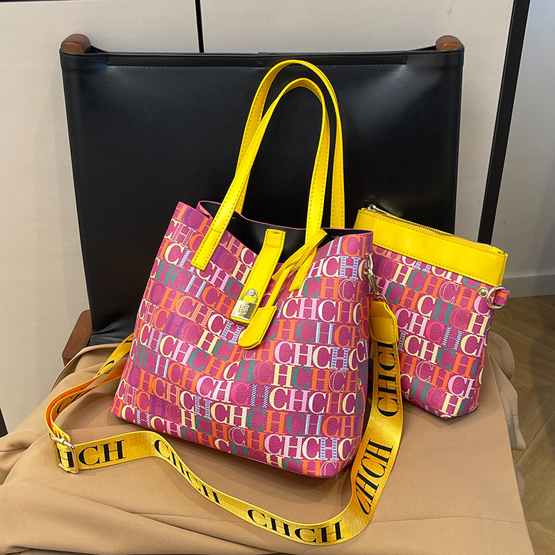 2024 Wholesale Cross border Autumn New European and American Retro Style Large Capacity Tote Bun Mother Bun Street Trend Leisure