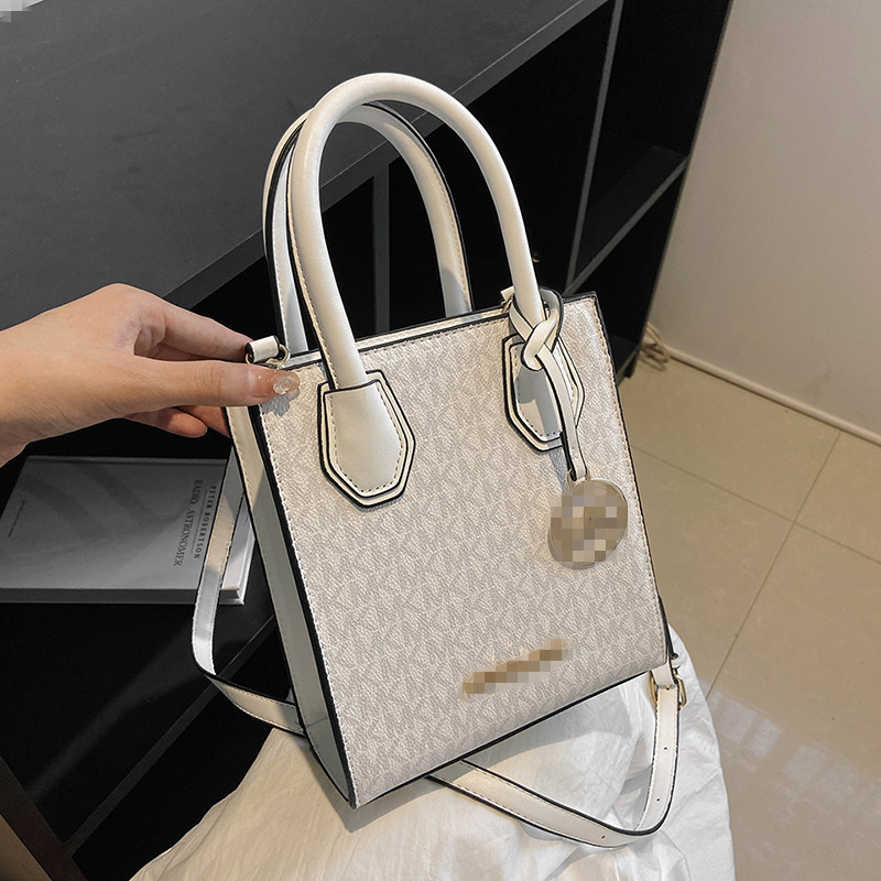 Handbag, women's vertical small square bag, large capacity 2025 vintage single shoulder crossbody, cross-border factory goods, fashionable and trendy bag