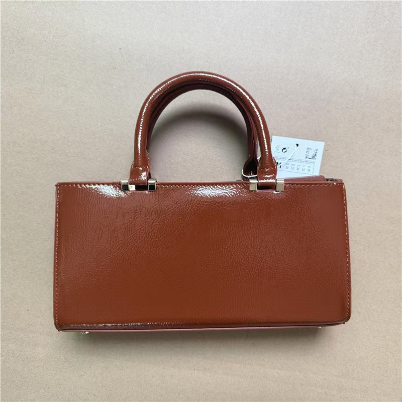 Z Home Cross border Women's Bag 2025 Four Seasons New Product Versatile Crimson Texture Premium Single Shoulder Cross Shoulder Handbag