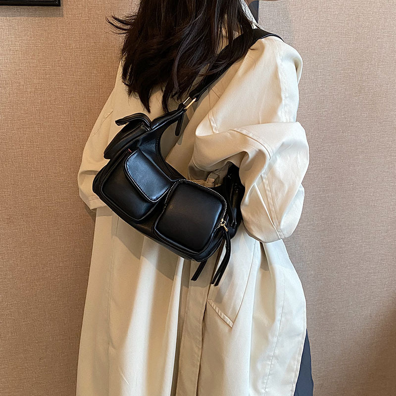 Internet celebrity high-end versatile armpit bag women's bag 2023 new fashionable texture simple shoulder bag stylish small square bag