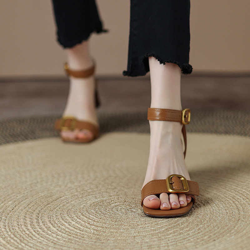 French retro one-piece open toed sandals for women 2023 summer new brown backless niche temperament high heels