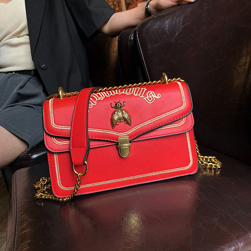 2024 New Fashion Single Shoulder Bee Small Square Bag Chain Strap Cross Shoulder Factory Goods Wholesale Large Capacity Cross border Bag Women's Trendy Pair