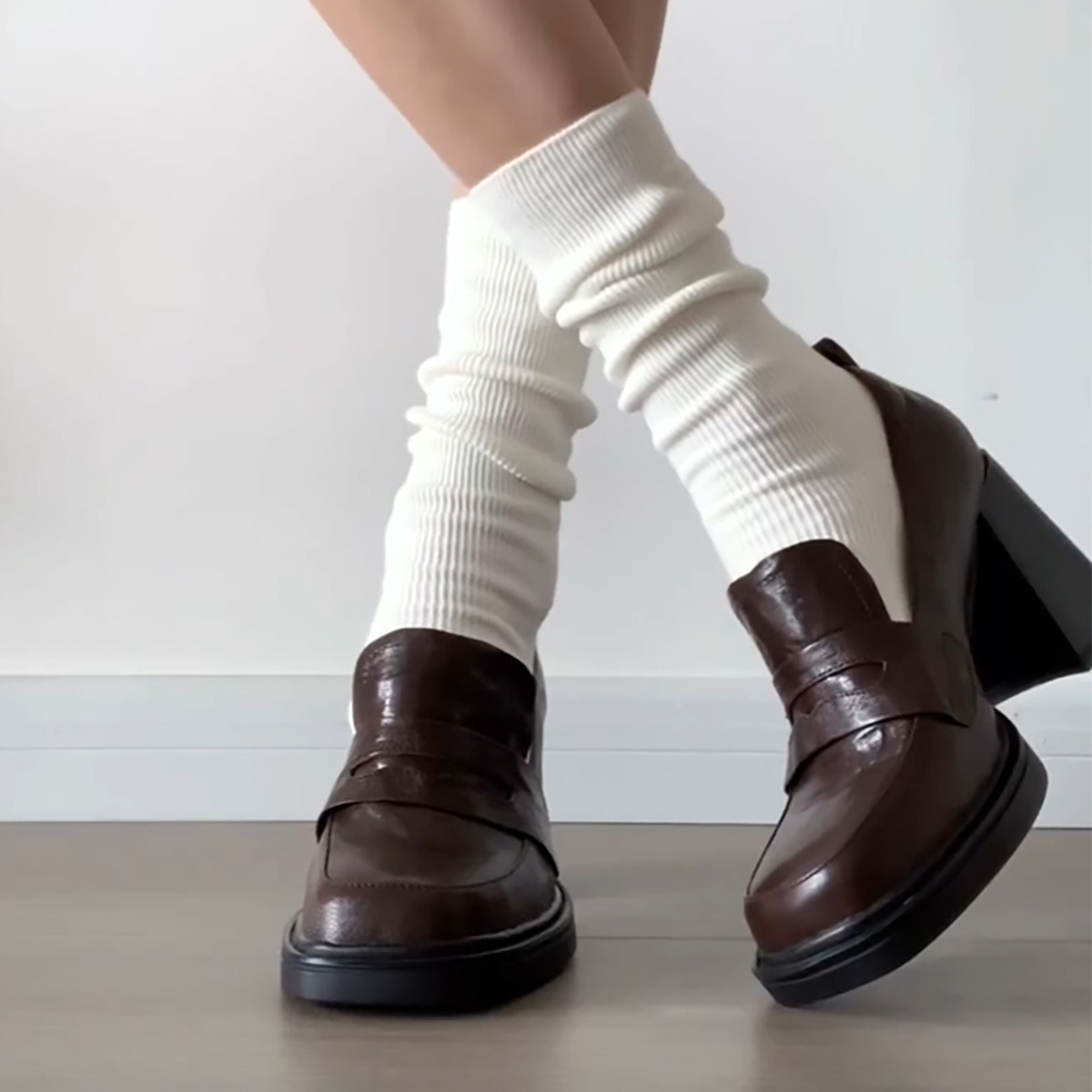 Retro High Heels Mary Jane Single Shoes Women's Deep Mouth Thick Heel Le Fu Shoes British Thick Bottom Square Head Small Leather Shoes