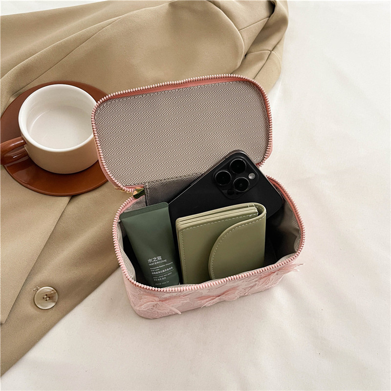 New 2025 baguette saddle bag European and American retro fashion high-end women's bag foreign trade cross-border small square bag box bag