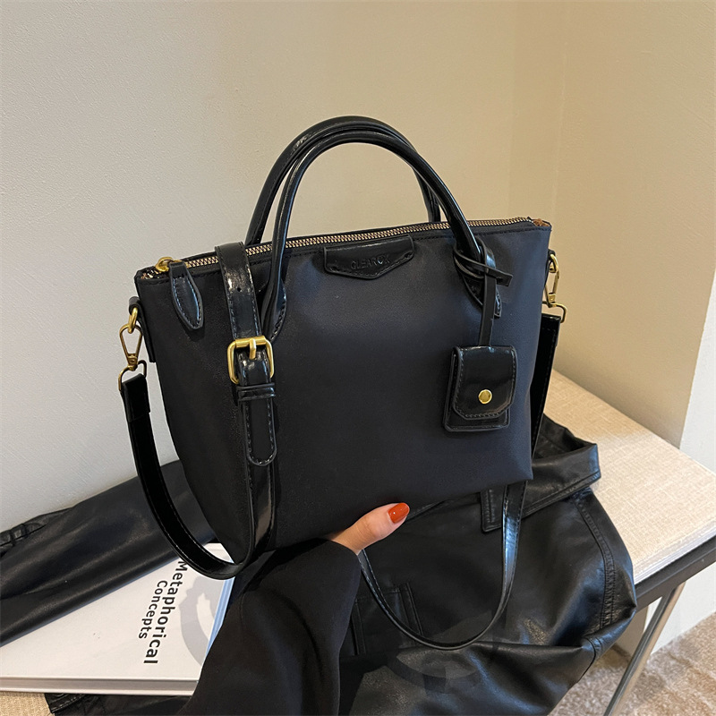 Lightweight Dumpling Bun Women's Autumn/Winter New Large Capacity High end Nylon Oxford Cloth Versatile Single Shoulder Cross Shoulder Handbag