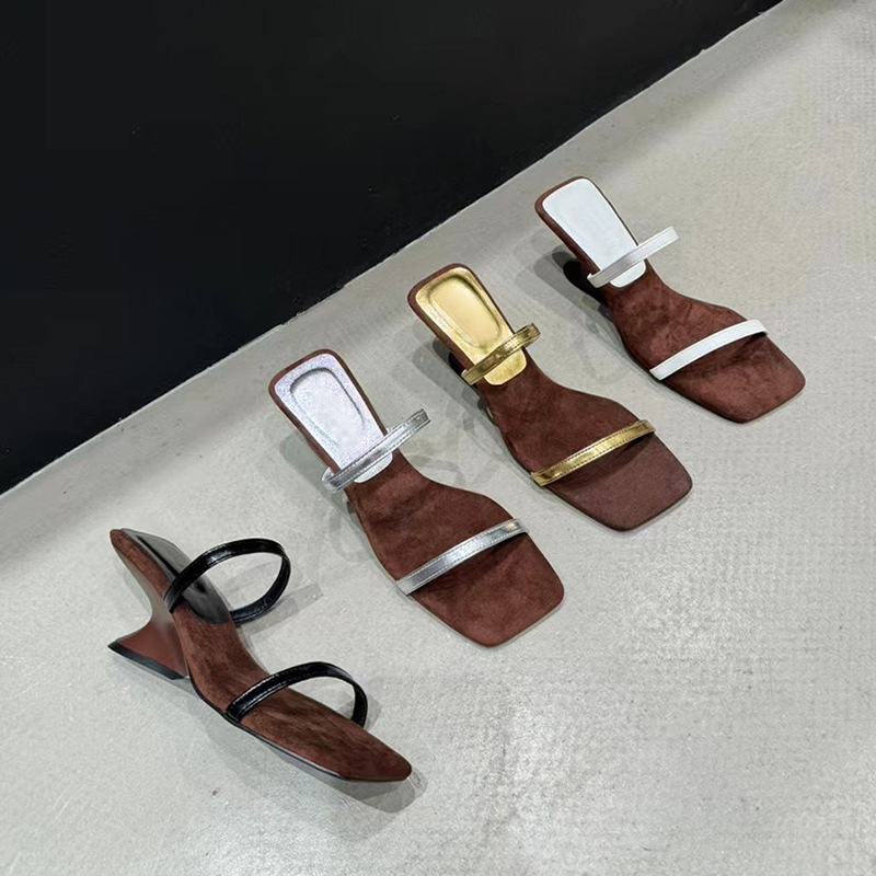 Ladies' slippers with a Western style, high-end feel, niche gold stripe, irregular heel, high-heeled sandals