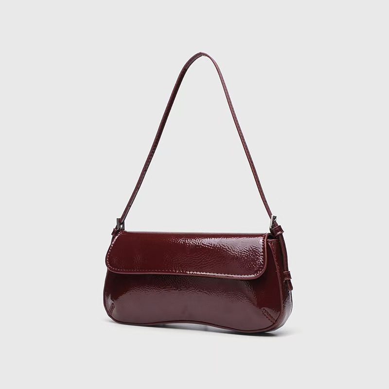 Cross border new Spanish women's bag flip shoulder bag commuting fashion versatile simple armpit bag patent leather handbag