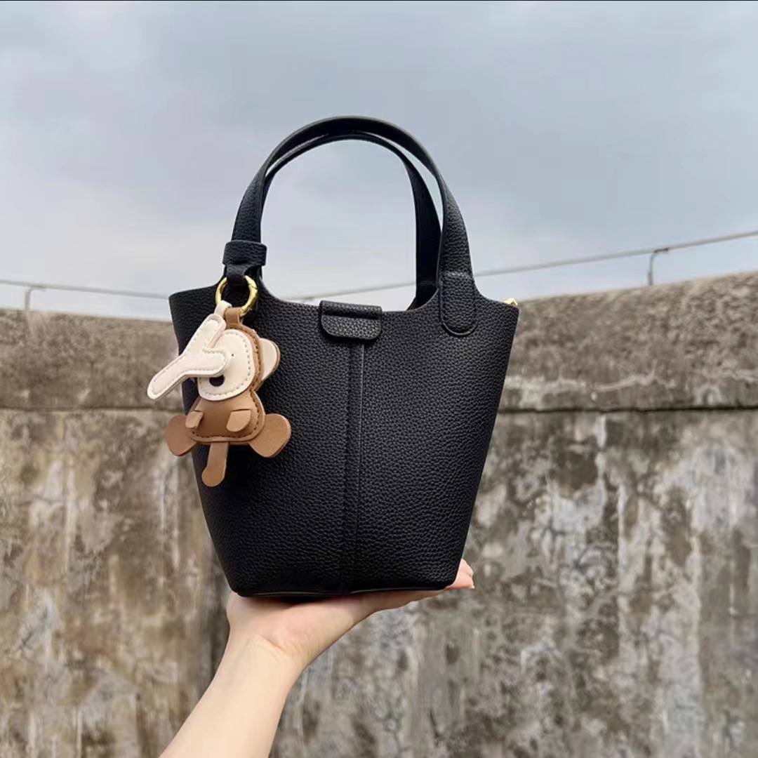 Cross border new product bag, niche vegetable basket bag, water bucket bag, fashionable doll hanging bag, large capacity hand-held crossbody bag