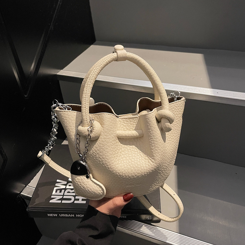 2025 New Ins Shoulder Slant Cross Bag, Middle Bag, Chain Bar Handheld Women's Bag, Cross border Water Bucket Bag, Fashion Trendy Bag