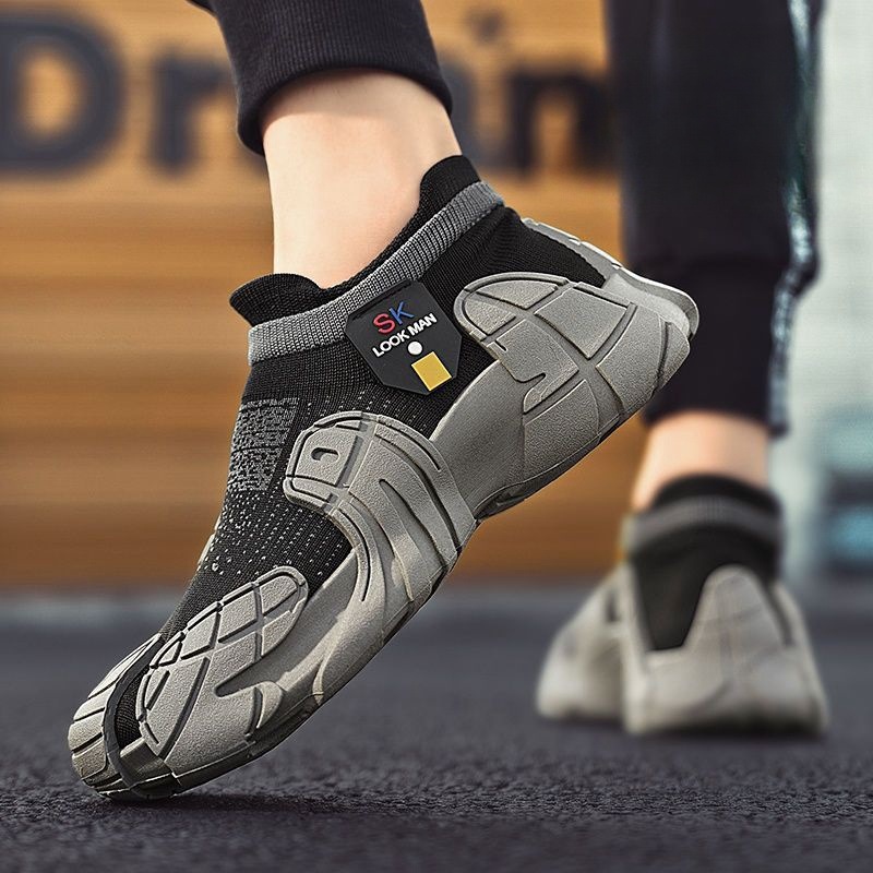 Coconut Men's Shoes 2025 New Spring Breathable Mesh Flyknit Running Shoes Men's One Step Sports Socks Trendy Shoes