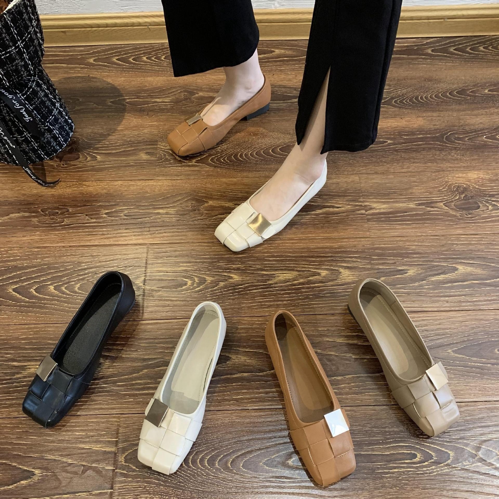Square toe women's shoes for summer 2025, new niche design, metal buckle, shallow mouth, low heel, soft sole, fashionable single shoe