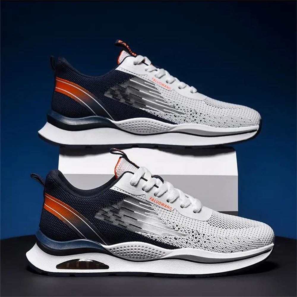 2024 Spring New Mesh Shoes Flyknit Breathable Sports and Leisure Trendy Shoes for Men Cross border Foreign Trade Large Men's Shoes