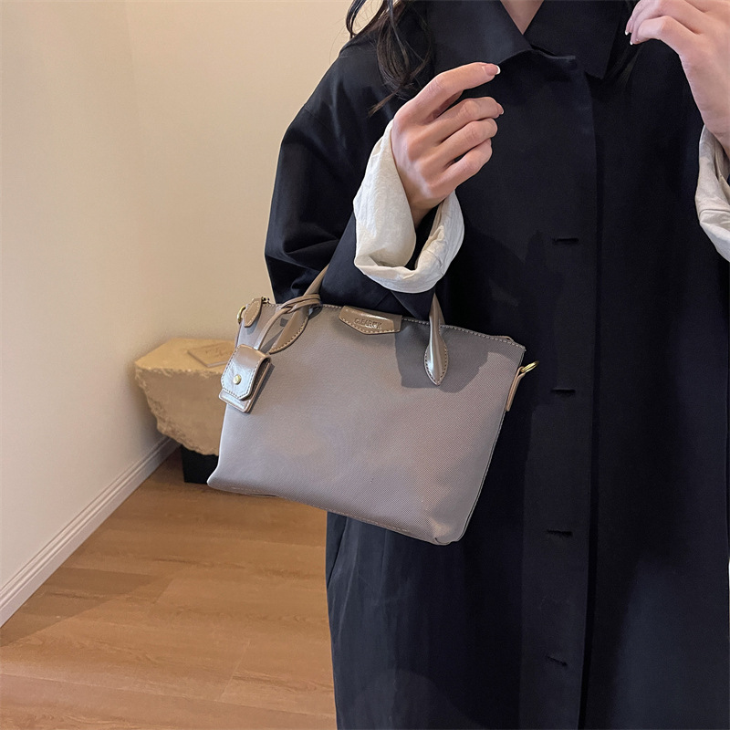 Lightweight Dumpling Bun Women's Autumn/Winter New Large Capacity High end Nylon Oxford Cloth Versatile Single Shoulder Cross Shoulder Handbag