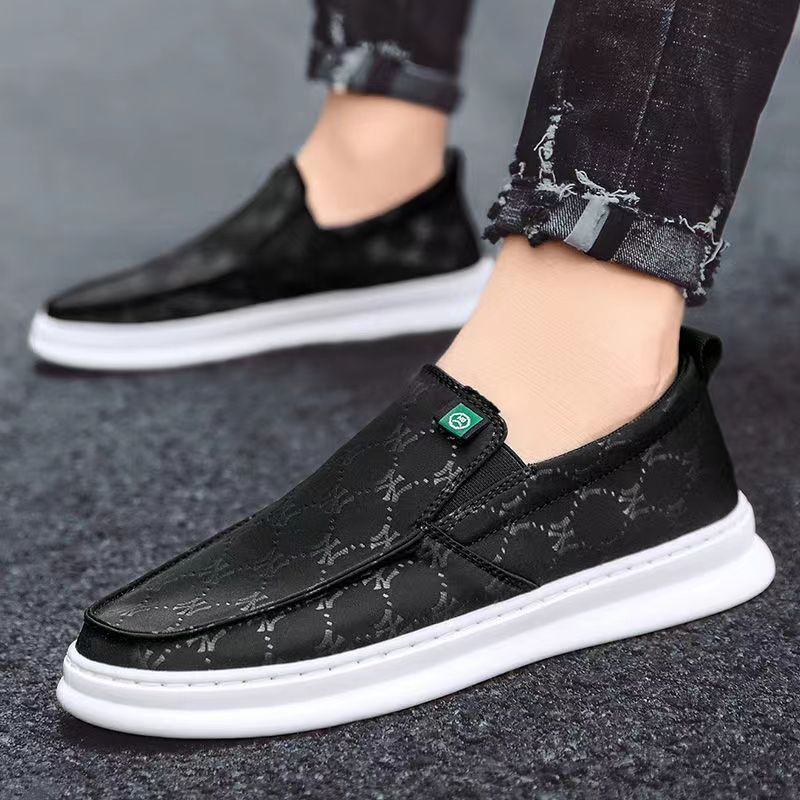 Cross border men's shoes 2022 new men's cloth shoes breathable board shoes, foot pedaling thin bean shoes men's casual canvas shoes