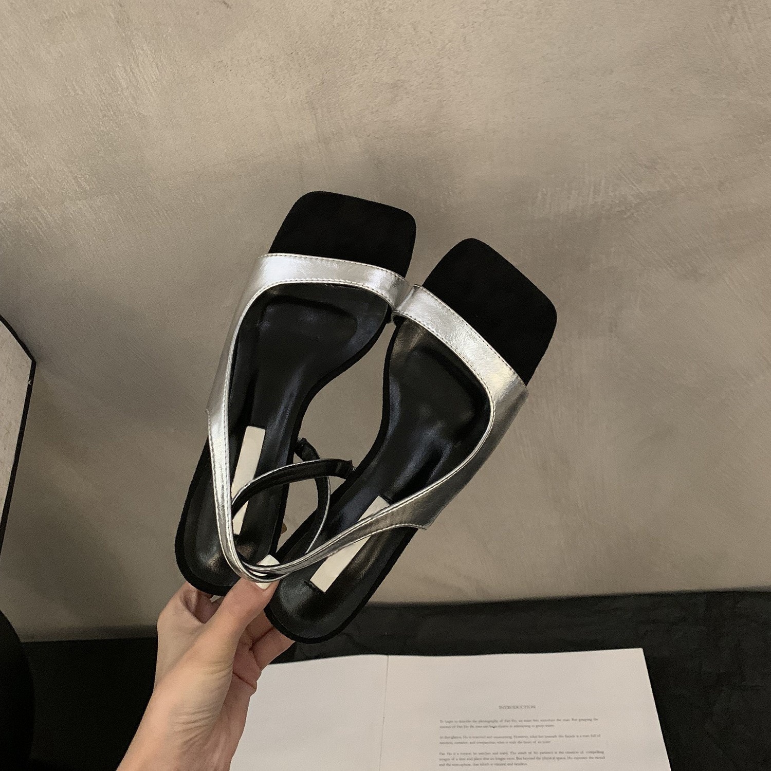 French style thick heel niche silver sandals fairy shoes 2025 new summer temperament matching skirt high heels Roman shoes