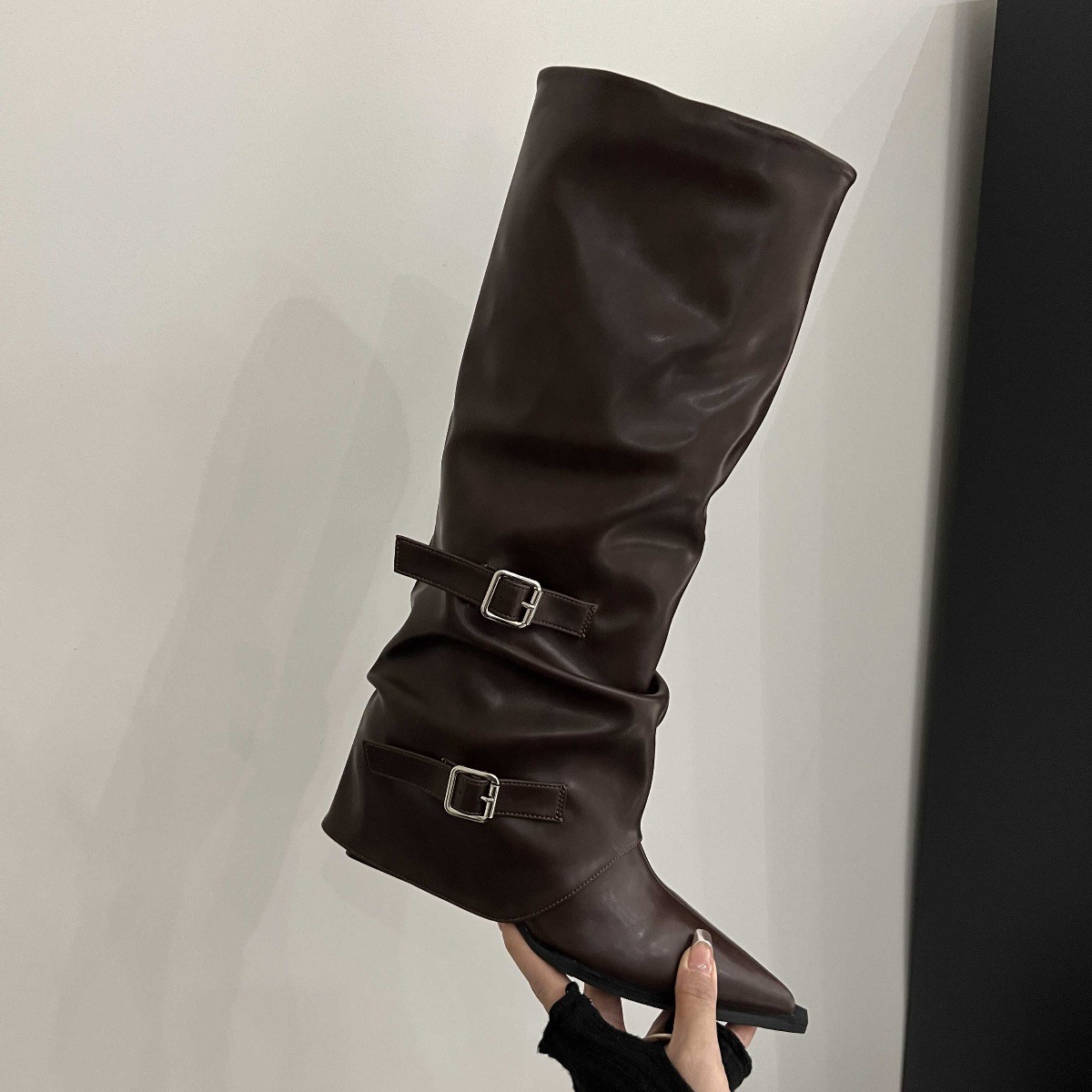 Belt buckle~Thick heeled boots, long boots, women's European and American hot girls, high boots, pointed black pants, boots, explosive street